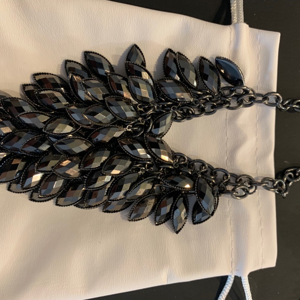 Neclace - Picture 4 of 4